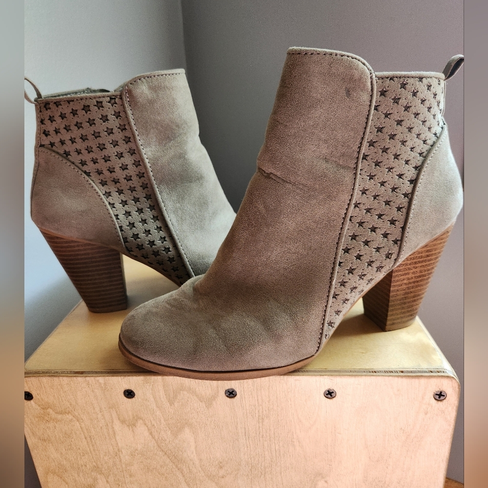 Qupid olive booties 8
